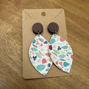 5/$10 Floral Leaf Drop‎ Earrings